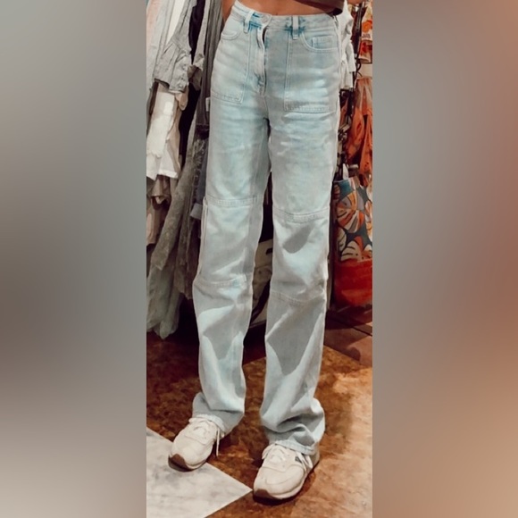 Pacsun , light washed mid rise cargo jeans - Picture 3 of 3